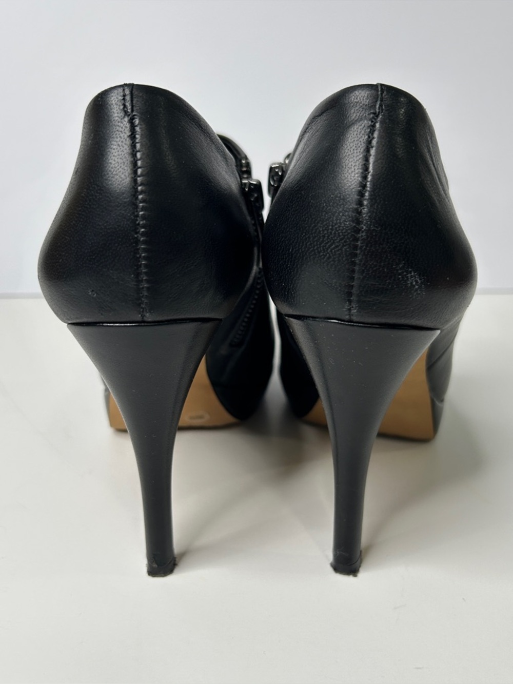 Vince Camuto Elvin Black Leather booties size 9 - Picture 3 of 10